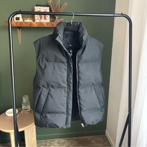 Mens Black Puffer Vest size XS